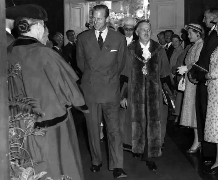 Framed Print : HRH Prince Philip, Duke of Edinburgh with Mayor of Barry. 20th December 1957 Framed Print : HRH Prince Philip, Duke of Edinburgh with Mayor of Barry. 20th December 1957