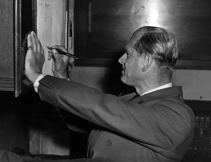 Framed Print : HRH Prince Philip, Duke of Edinburgh signing the visitors book at Barry Framed Print : HRH Prince Philip, Duke of Edinburgh signing the visitors book at Barry