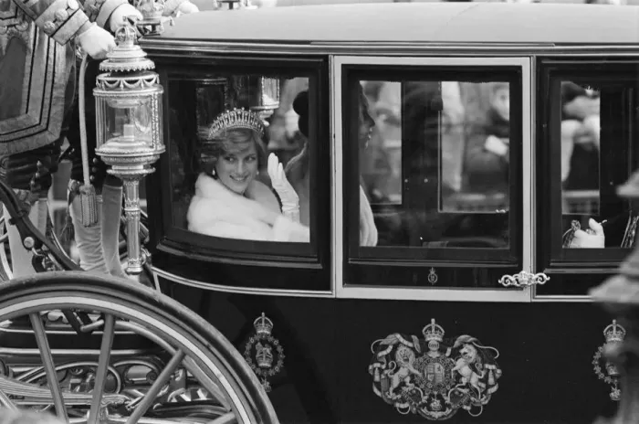 Framed Print : HRH Princess Diana, The Princess of Wales, attends the State Opening of Parliament Framed Print : HRH Princess Diana, The Princess of Wales, attends the State Opening of Parliament
