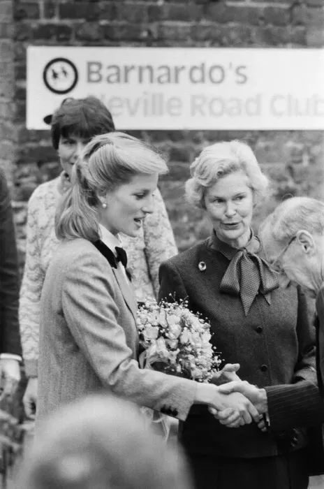 Framed Print : HRH Princess Diana, The Princess of Wales, visits Dr. Barnados home in East Ham, London Framed Print : HRH Princess Diana, The Princess of Wales, visits Dr. Barnados home in East Ham, London