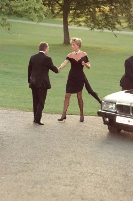 Framed Print : HRH Princess Diana, The Princess of Wales arrives for The Serpentine GalleryOs summer