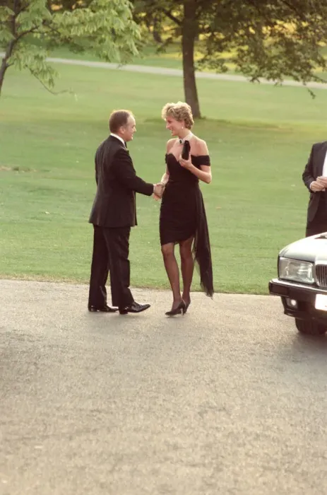 Framed Print : HRH Princess Diana, The Princess of Wales arrives for The Serpentine GalleryOs summer Framed Print : HRH Princess Diana, The Princess of Wales arrives for The Serpentine GalleryOs summer
