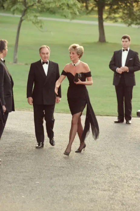 Framed Print : HRH Princess Diana, The Princess of Wales arrives for The Serpentine GalleryOs summer