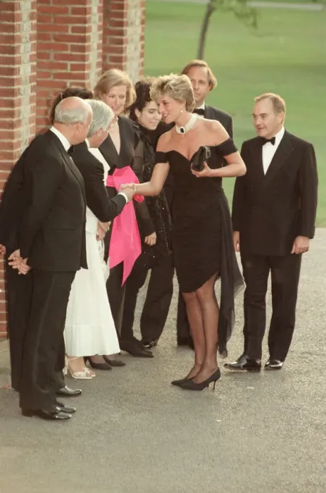Framed Print : HRH Princess Diana, The Princess of Wales arrives for The Serpentine GalleryOs summer