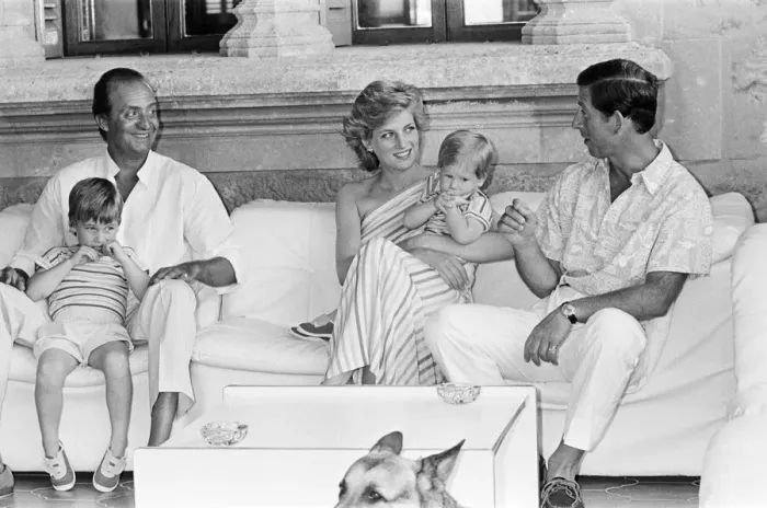 Framed Print : HRH Princess Diana, The Princess of Wales and her husband HRH Prince Charles Framed Print : HRH Princess Diana, The Princess of Wales and her husband HRH Prince Charles