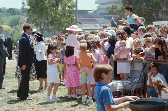 Framed Print : HRH Princess Diana, The Princess of Wales during her tour of Australia in 1988 Framed Print : HRH Princess Diana, The Princess of Wales during her tour of Australia in 1988