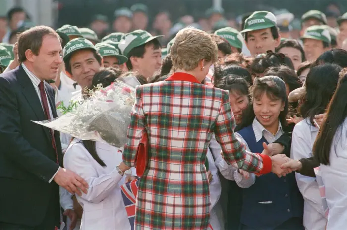 Framed Print : HRH Princess Diana, The Princess of Wales with workers at the Honda factory in Tokyo Framed Print : HRH Princess Diana, The Princess of Wales with workers at the Honda factory in Tokyo