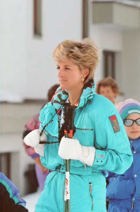 Framed Print : HRH The Princess of Wales, Princess Diana, enjoys a ski holiday in Lech, Austria Framed Print : HRH The Princess of Wales, Princess Diana, enjoys a ski holiday in Lech, Austria