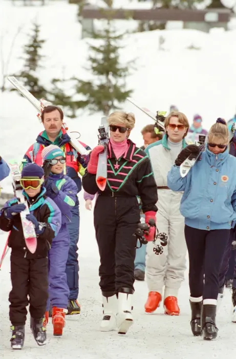 Framed Print : HRH The Princess of Wales, Princess Diana, enjoys a ski holiday in Lech, Austria Framed Print : HRH The Princess of Wales, Princess Diana, enjoys a ski holiday in Lech, Austria
