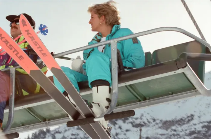 Framed Print : HRH The Princess of Wales, Princess Diana, enjoys a ski holiday in Lech, Austria Framed Print : HRH The Princess of Wales, Princess Diana, enjoys a ski holiday in Lech, Austria