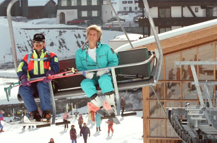 Framed Print : HRH The Princess of Wales, Princess Diana, enjoys a ski holiday in Lech, Austria Framed Print : HRH The Princess of Wales, Princess Diana, enjoys a ski holiday in Lech, Austria