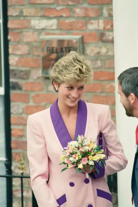 Framed Print : HRH The Princess of Wales, Princess Diana, visits Princess Diana visits Hull Branch Framed Print : HRH The Princess of Wales, Princess Diana, visits Princess Diana visits Hull Branch