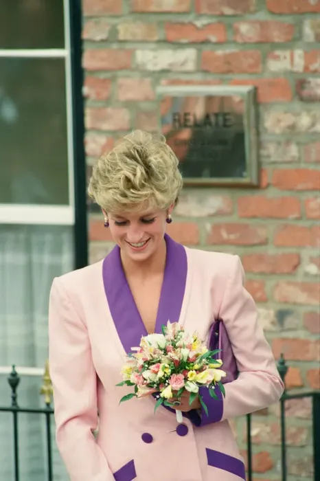 Framed Print : HRH The Princess of Wales, Princess Diana, visits Princess Diana visits Hull Branch Framed Print : HRH The Princess of Wales, Princess Diana, visits Princess Diana visits Hull Branch