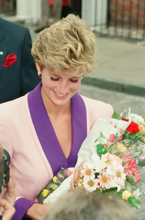 Framed Print : HRH The Princess of Wales, Princess Diana, visits Princess Diana visits Hull Branch Framed Print : HRH The Princess of Wales, Princess Diana, visits Princess Diana visits Hull Branch