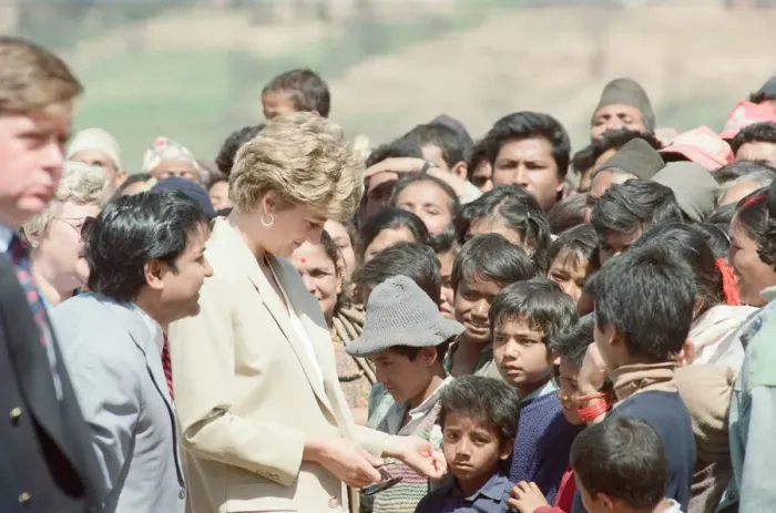 Framed Print : HRH The Princess of Wales, Princess Diana, in Nepal. The Princess visited Framed Print : HRH The Princess of Wales, Princess Diana, in Nepal. The Princess visited