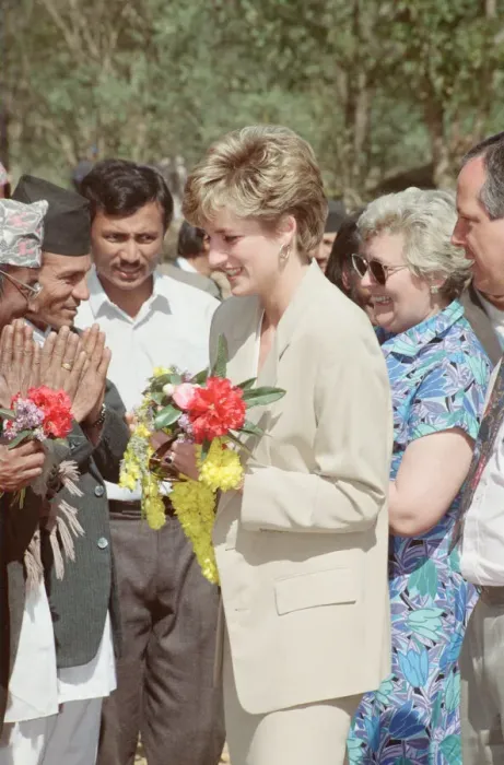 Framed Print : HRH The Princess of Wales, Princess Diana, in Nepal. The Princess visited Framed Print : HRH The Princess of Wales, Princess Diana, in Nepal. The Princess visited