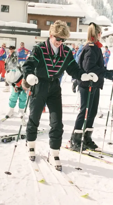 Framed Print : HRH The Princess of Wales, Princess Diana, on her skiing holiday at The Austrian Ski Framed Print : HRH The Princess of Wales, Princess Diana, on her skiing holiday at The Austrian Ski