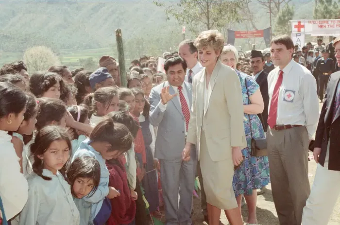 Framed Print : HRH The Princess of Wales, Princess Diana, in Nepal. The Princess visited Framed Print : HRH The Princess of Wales, Princess Diana, in Nepal. The Princess visited