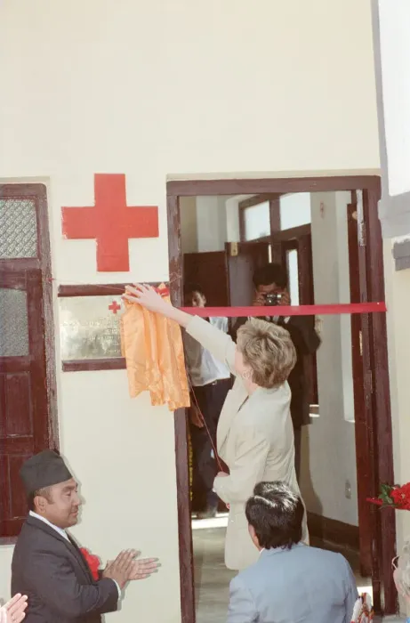 Framed Print : HRH The Princess of Wales, Princess Diana, in Nepal. The Princess visited