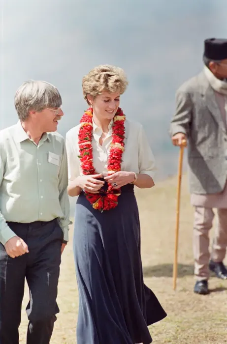Framed Print : HRH The Princess of Wales, Princess Diana, in Nepal. The Princess visited Framed Print : HRH The Princess of Wales, Princess Diana, in Nepal. The Princess visited