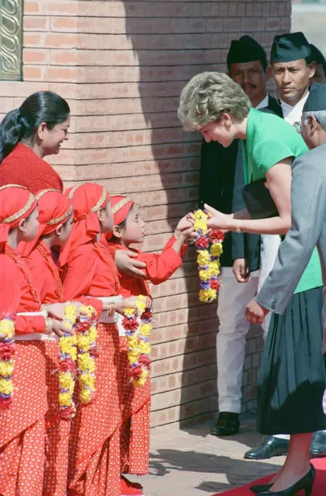 Framed Print : HRH The Princess of Wales, Princess Diana, in Nepal. The Princess visited Framed Print : HRH The Princess of Wales, Princess Diana, in Nepal. The Princess visited