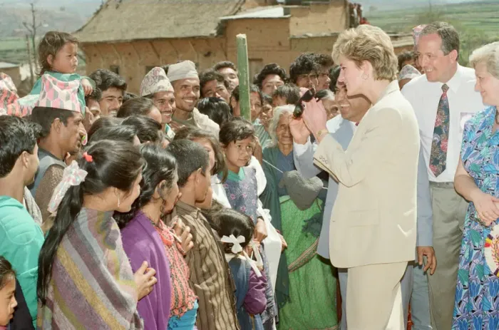 Framed Print : HRH The Princess of Wales, Princess Diana, in Nepal. The Princess visited Framed Print : HRH The Princess of Wales, Princess Diana, in Nepal. The Princess visited