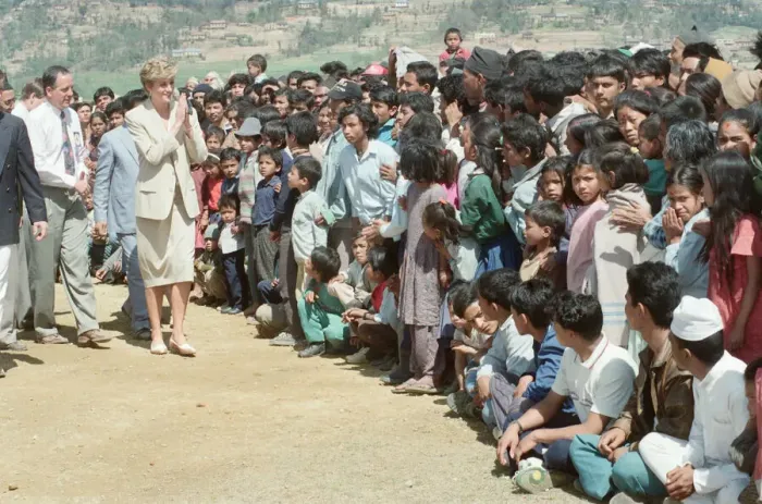 Framed Print : HRH The Princess of Wales, Princess Diana, in Nepal. The Princess visited Framed Print : HRH The Princess of Wales, Princess Diana, in Nepal. The Princess visited