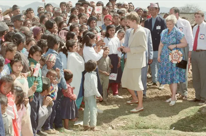 Framed Print : HRH The Princess of Wales, Princess Diana, in Nepal. The Princess visited