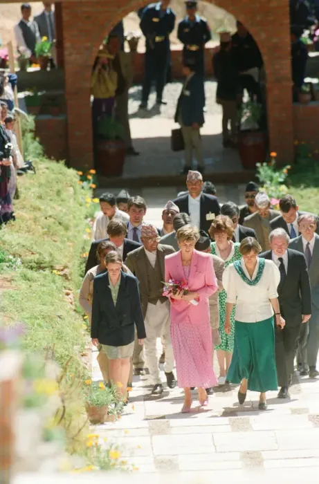 Framed Print : HRH The Princess of Wales, Princess Diana, in Nepal. The Princess visited