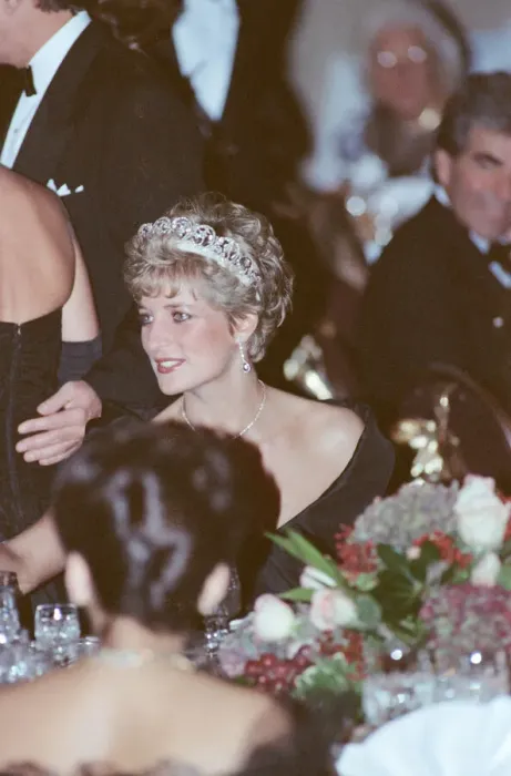 Framed Print : HRH The Princess of Wales, Princess Diana, attends a gala dinner at the Royal York Framed Print : HRH The Princess of Wales, Princess Diana, attends a gala dinner at the Royal York