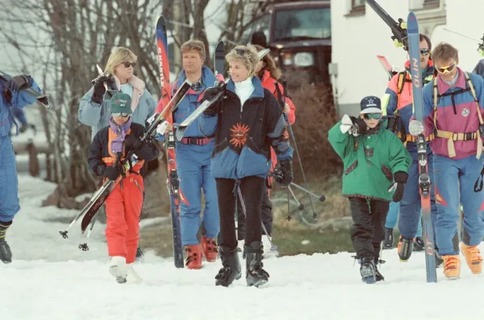 Framed Print : HRH The Princess of Wales, Princess Diana, on he ski holiday to Lech, Austria Framed Print : HRH The Princess of Wales, Princess Diana, on he ski holiday to Lech, Austria