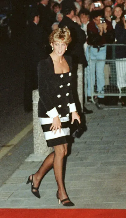Framed Print : HRH The Princess of Wales, Princess Diana, attends a performance of Framed Print : HRH The Princess of Wales, Princess Diana, attends a performance of