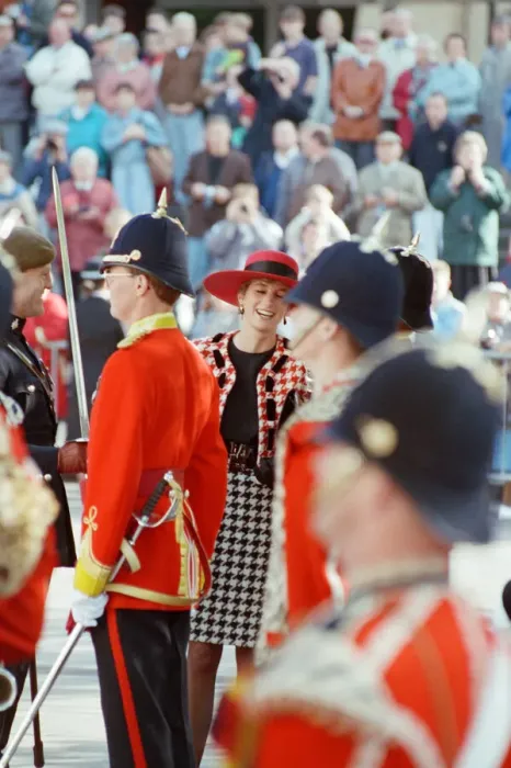 Framed Print : HRH The Princess of Wales, Princess Diana, visits Portsmouth to receive The Freedom of Framed Print : HRH The Princess of Wales, Princess Diana, visits Portsmouth to receive The Freedom of