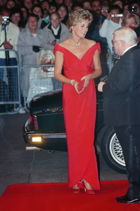 Framed Print : HRH The Princess of Wales, Princess Diana, at Odeon Cinema in London to attend Framed Print : HRH The Princess of Wales, Princess Diana, at Odeon Cinema in London to attend