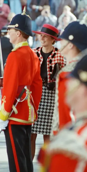 Framed Print : HRH The Princess of Wales, Princess Diana, visits Portsmouth to receive The Freedom of Framed Print : HRH The Princess of Wales, Princess Diana, visits Portsmouth to receive The Freedom of