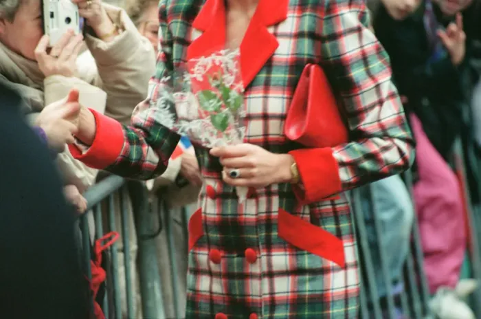 Framed Print : HRH The Princess of Wales, Princess Diana, visits Didsbury Framed Print : HRH The Princess of Wales, Princess Diana, visits Didsbury