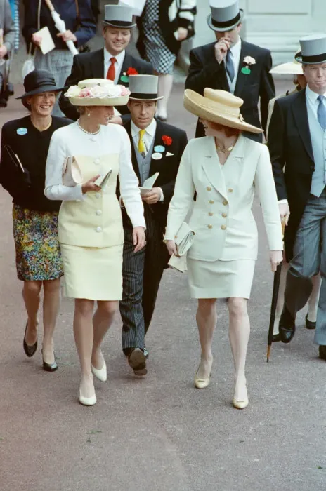 Framed Print : HRH The Princess of Wales, Princess Diana, (left) and The Duchess of York (right Framed Print : HRH The Princess of Wales, Princess Diana, (left) and The Duchess of York (right