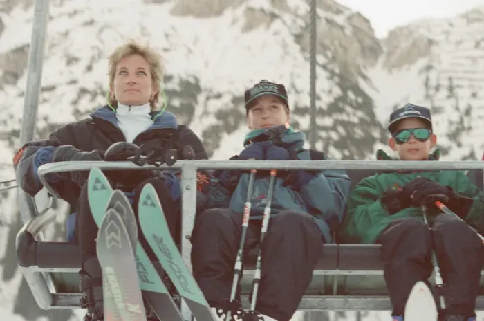 Framed Print : HRH The Princess of Wales, Princess Diana, on he ski holiday to Lech, Austria Framed Print : HRH The Princess of Wales, Princess Diana, on he ski holiday to Lech, Austria