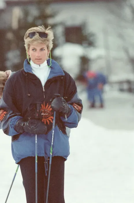 Framed Print : HRH The Princess of Wales, Princess Diana, on he ski holiday to Lech, Austria Framed Print : HRH The Princess of Wales, Princess Diana, on he ski holiday to Lech, Austria