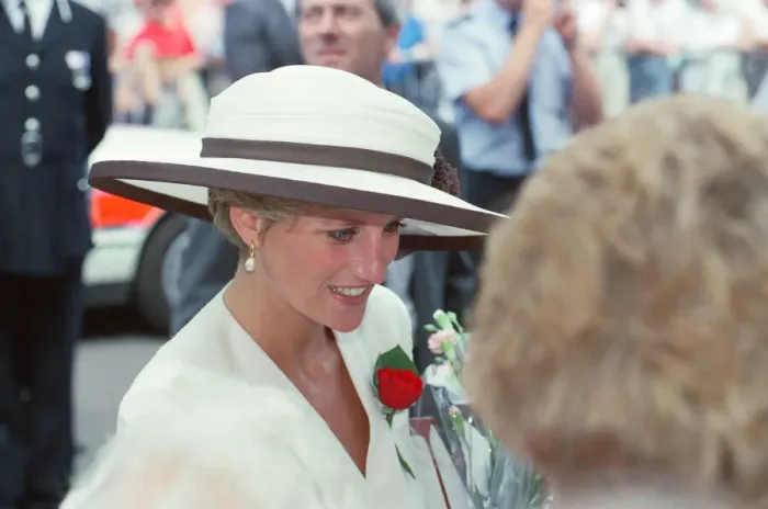 Framed Print : HRH The Princess of Wales, Princess Diana, at Portsmouth for a ceremony celebrating Framed Print : HRH The Princess of Wales, Princess Diana, at Portsmouth for a ceremony celebrating