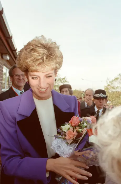 Framed Print : HRH The Princess of Wales, Princess Diana, visits Tunbridge Wells Framed Print : HRH The Princess of Wales, Princess Diana, visits Tunbridge Wells