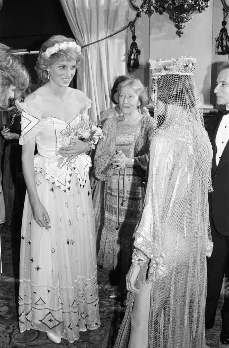 Framed Print : HRH The Princess of Wales, Princess Diana arrives at the Royal Opera House for the Royal Framed Print : HRH The Princess of Wales, Princess Diana arrives at the Royal Opera House for the Royal