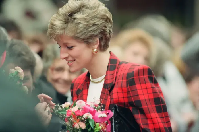 Framed Print : HRH The Princess of Wales, Princess Diana, dressed in tartan Framed Print : HRH The Princess of Wales, Princess Diana, dressed in tartan