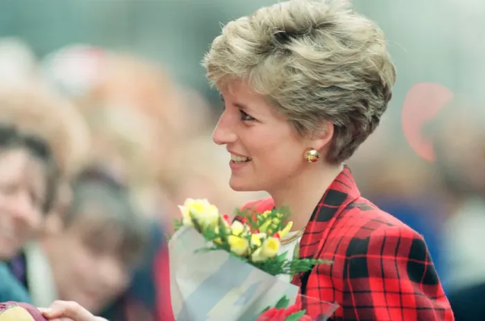 Framed Print : HRH The Princess of Wales, Princess Diana, dressed in tartan