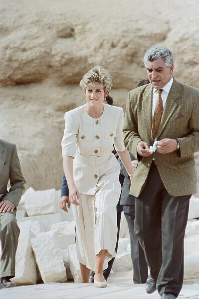 HRH The Princess of Wales, Princess Diana, in Egypt. Picture at the Pyramids