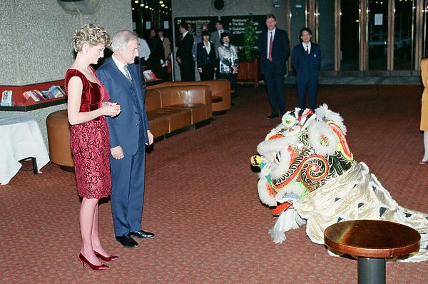 HRH The Princess of Wales, Princess Diana meets the cast of The Hong Kong Gala at The