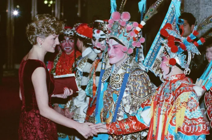 Framed Print : HRH The Princess of Wales, Princess Diana meets the cast of The Hong Kong Gala Framed Print : HRH The Princess of Wales, Princess Diana meets the cast of The Hong Kong Gala