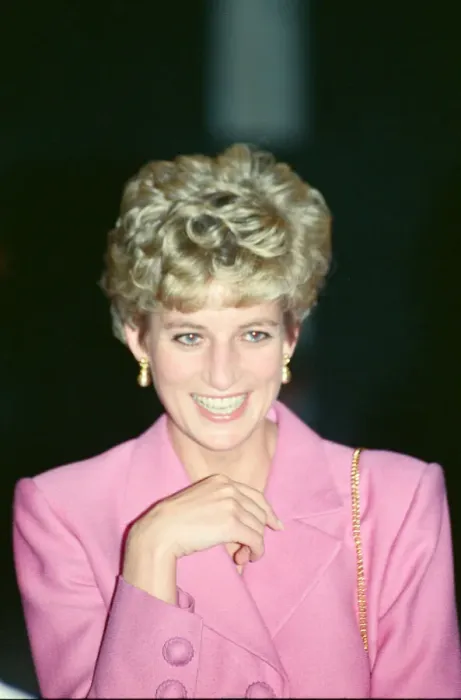 Framed Print : HRH The Princess of Wales, Princess Diana, in Paris, France Framed Print : HRH The Princess of Wales, Princess Diana, in Paris, France
