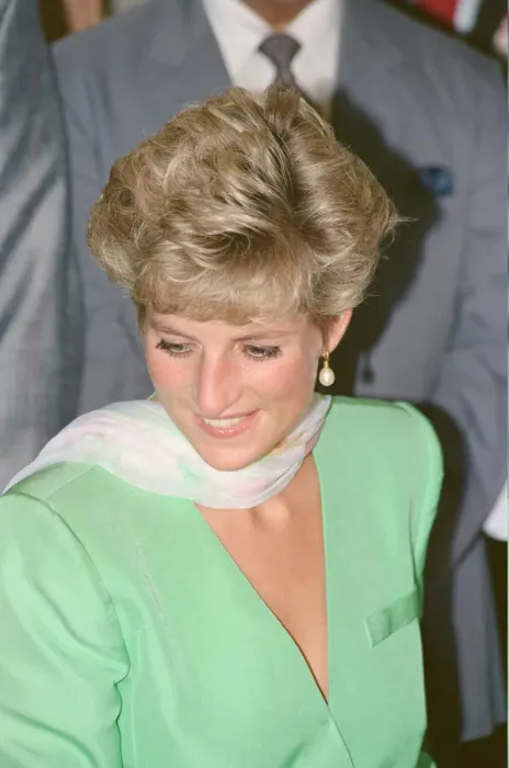 Framed Print : HRH, The Princess of Wales, Princess Diana visits Pakistan in September 1991