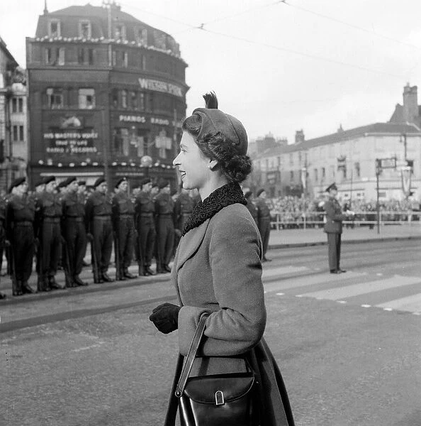 HRH Queen Elizabeth ll October 1954 visits the North of England - Sheffield